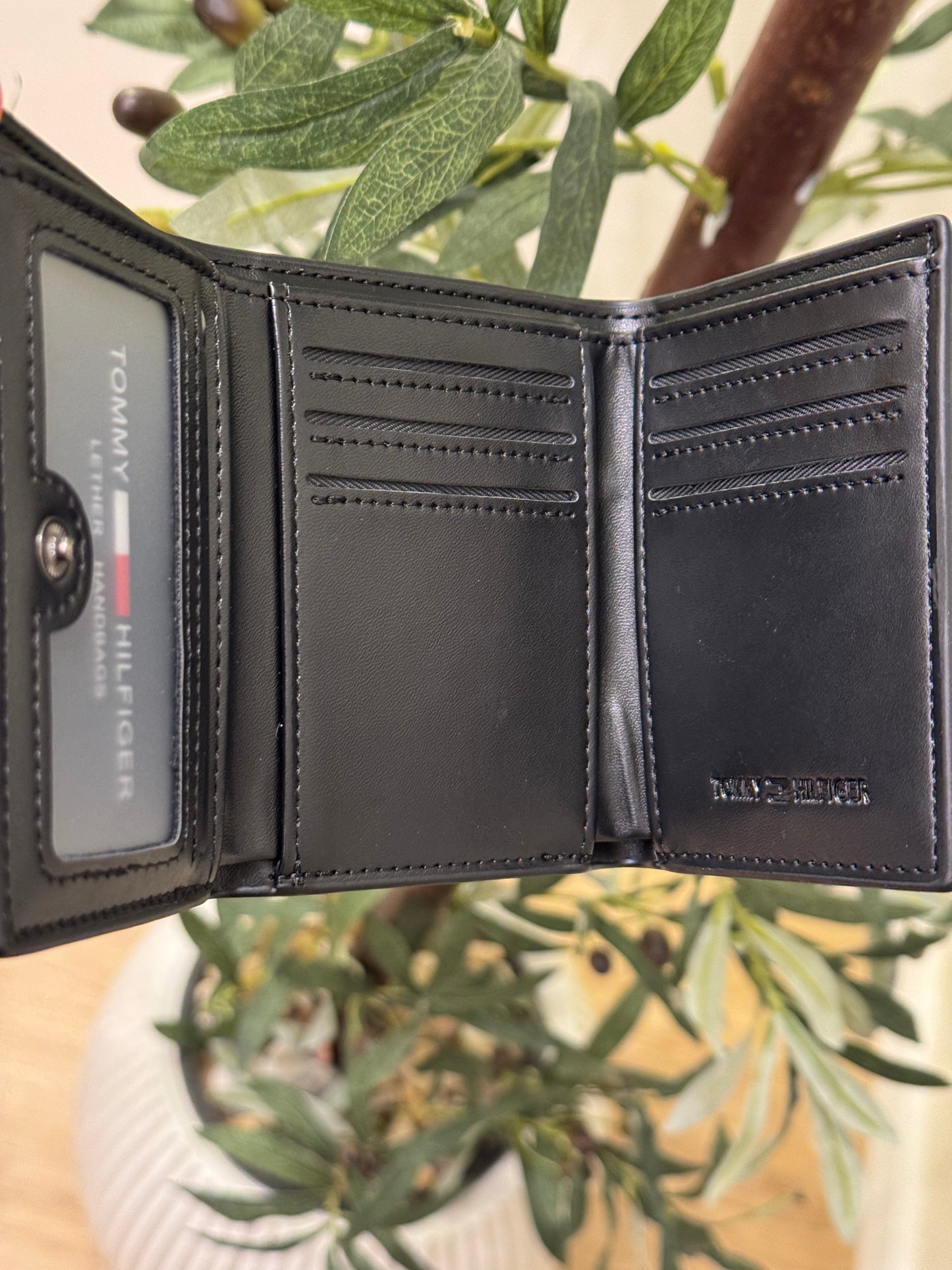 Tommy Trifold black Wallet