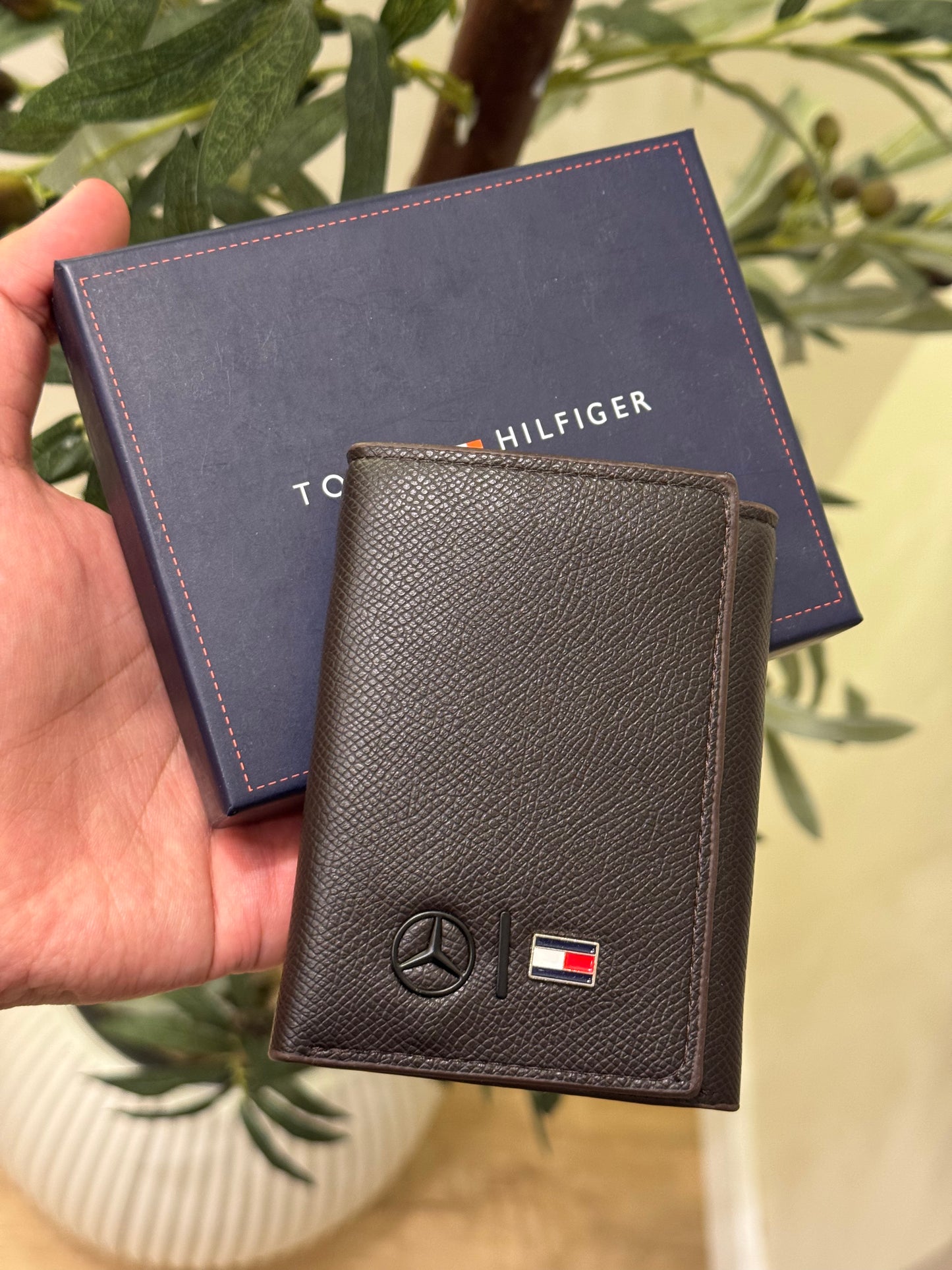 Tommy Trifold brown Wallet